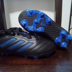 Like New Adidas Soccer Cleats Size 10c Toddler $10