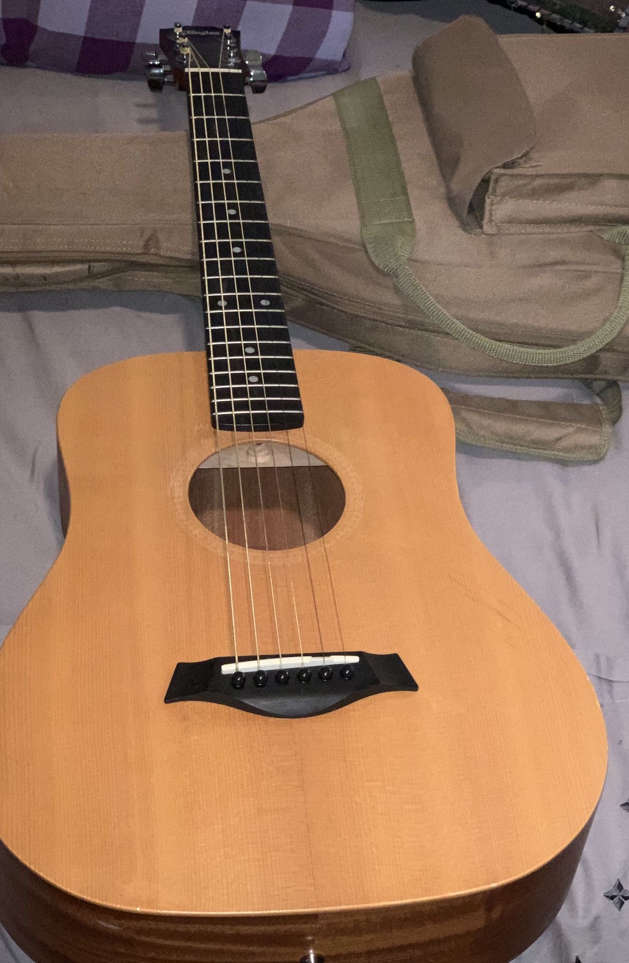 BABY TAYLOR ACOUSTIC GUITAR - NUMBERED