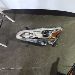 2019 2020 2021 2022 Nissan Altima  Headlight  Left Side  Perfect Condition Part 
