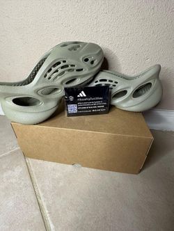 Yeezy Foam Runner Stone Salt (Brand New) Size 9