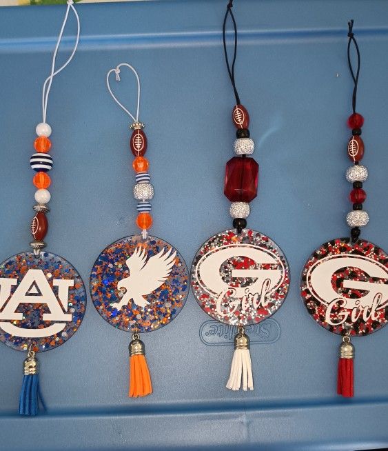 SEC/NFL/HIGH SCHOOL TEAM ETC. RESIN MIRROR HANGER