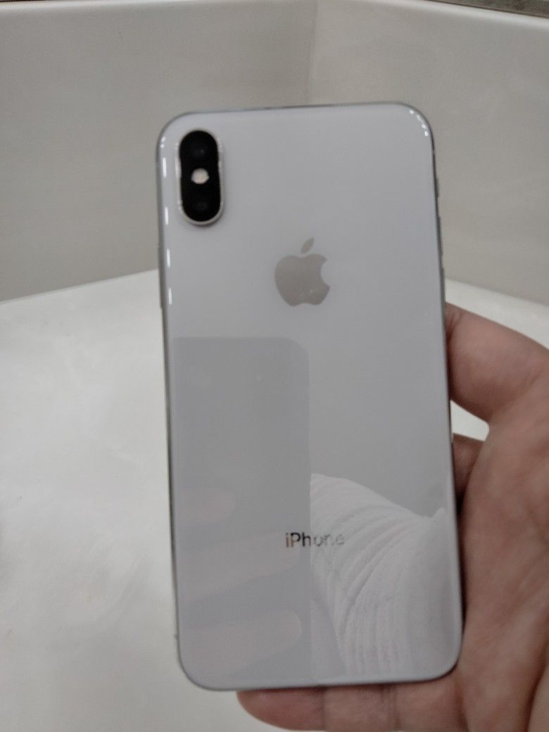 Apple iPhone X 64 GB Unlocked With Box With Bag