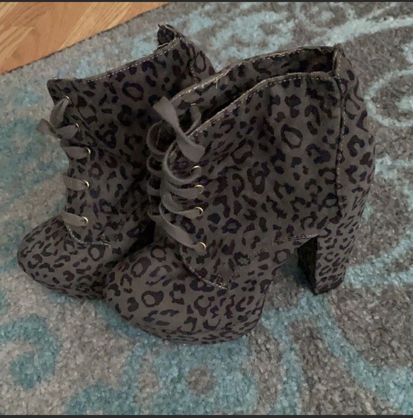 Forever 21 Leopard Heeled Boots new Size 7