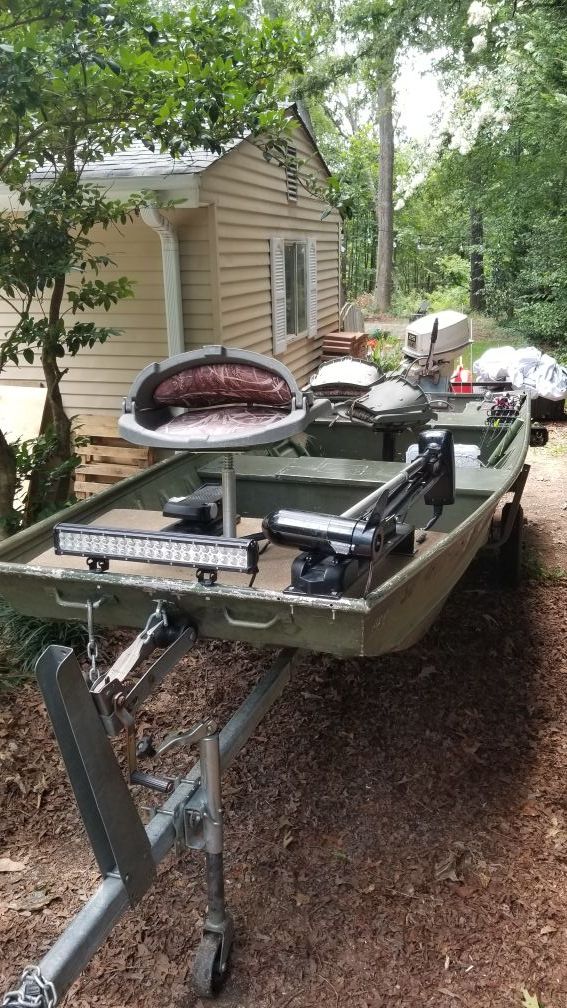 15ft alumacraft 25hp johnson for sale in greenville, sc