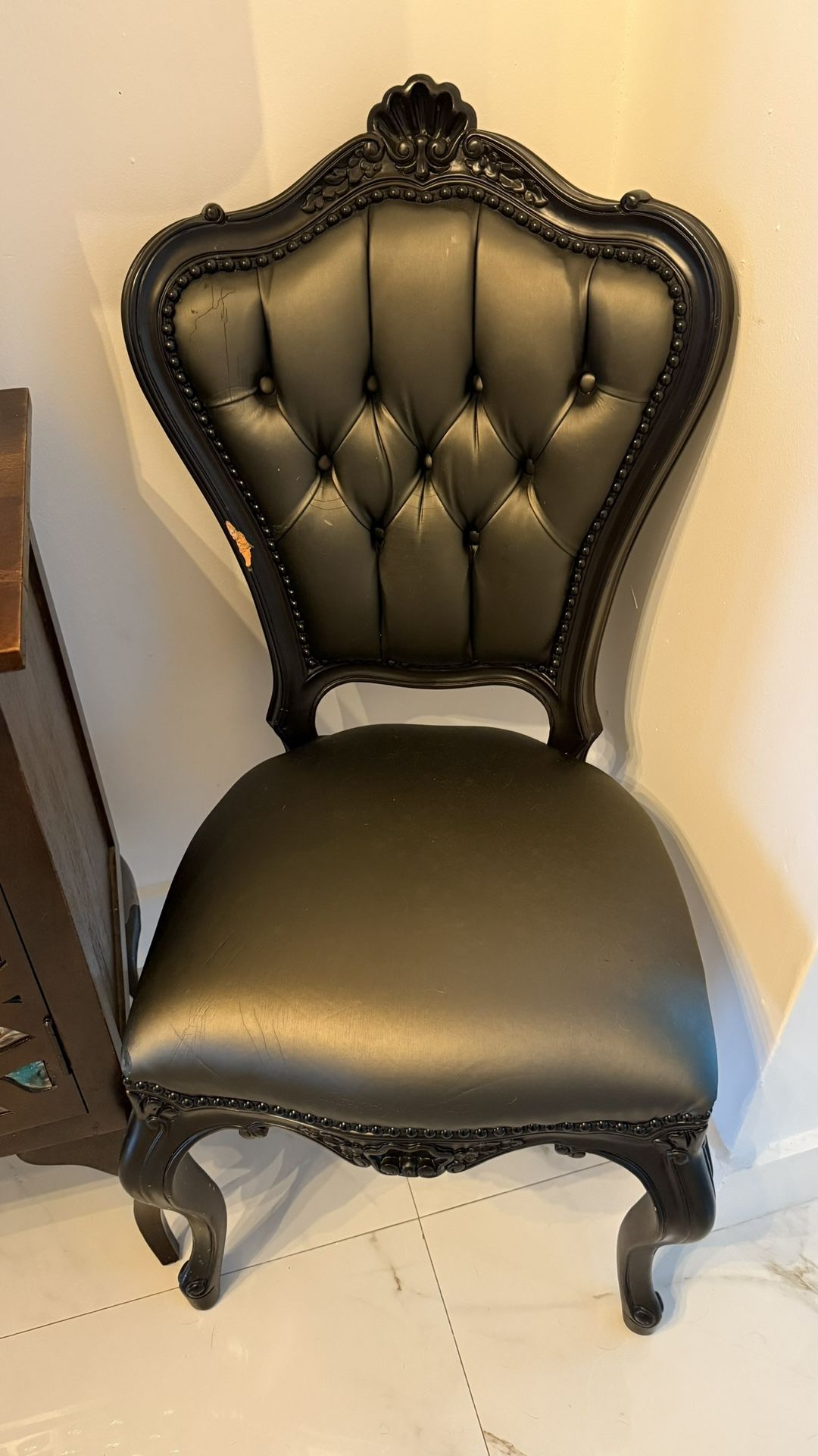 Vintage style dining chair