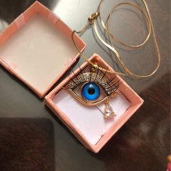 Necklace Doesn’t Change Color 