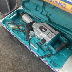 Makita Demolition Hammer 