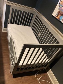 Hudson 3-in-1 Convertible Crib with Toddler Bed Conversion Kit