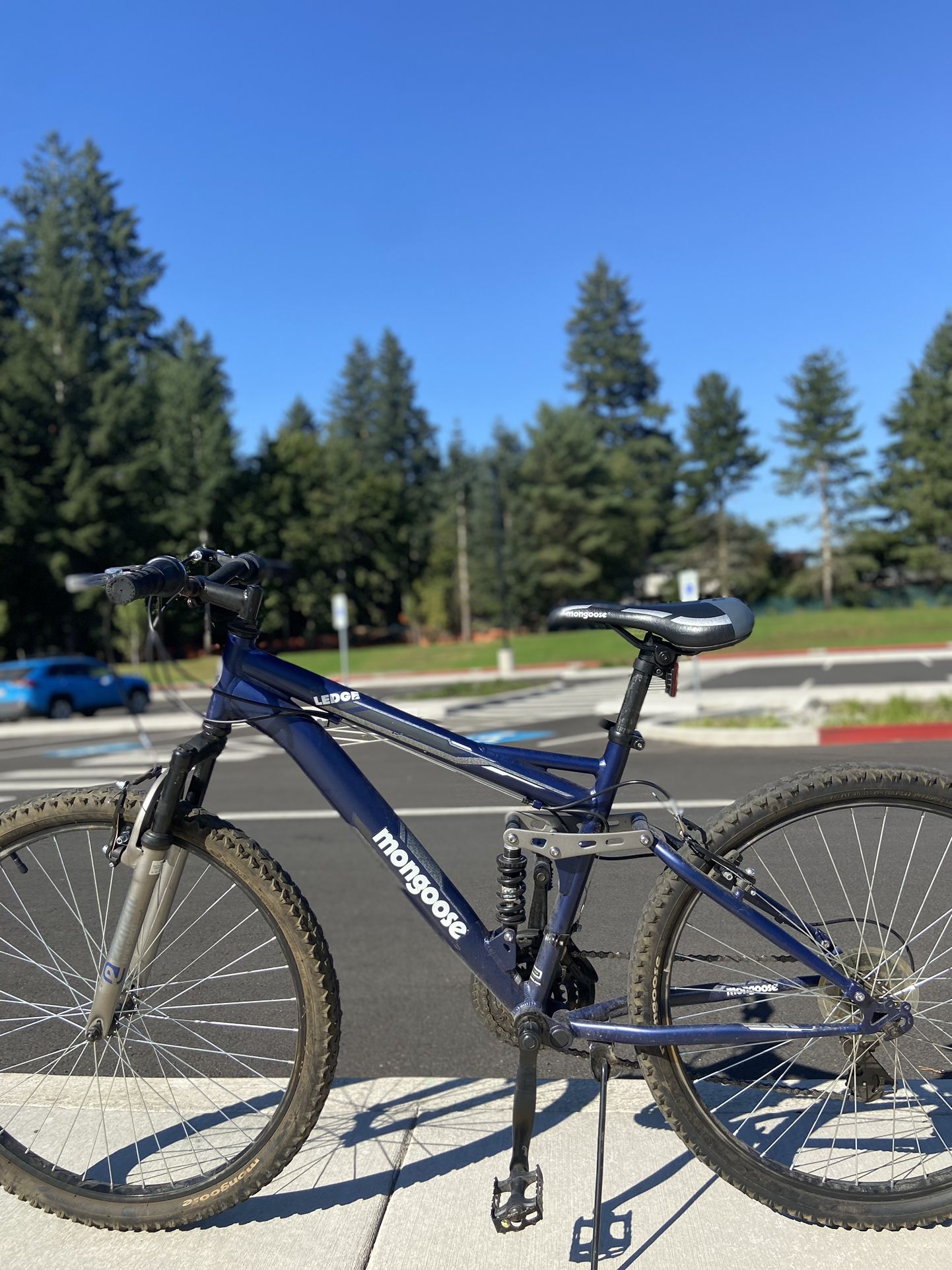 Mongoose ledge shop 2.1 mountain bike