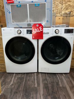 LG Front-Load Washer + Front-Load Gas Dryer (Set)