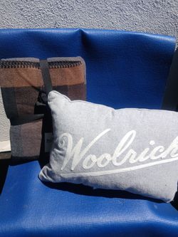 Woolrich throw blanket and toss pillow set