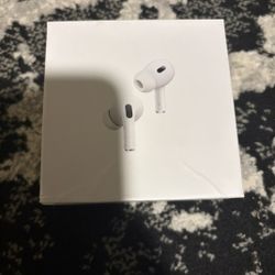 AirPod pro 2’s (NEW - active noise cancellation)