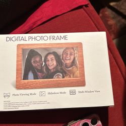 Digital Photo Frame 