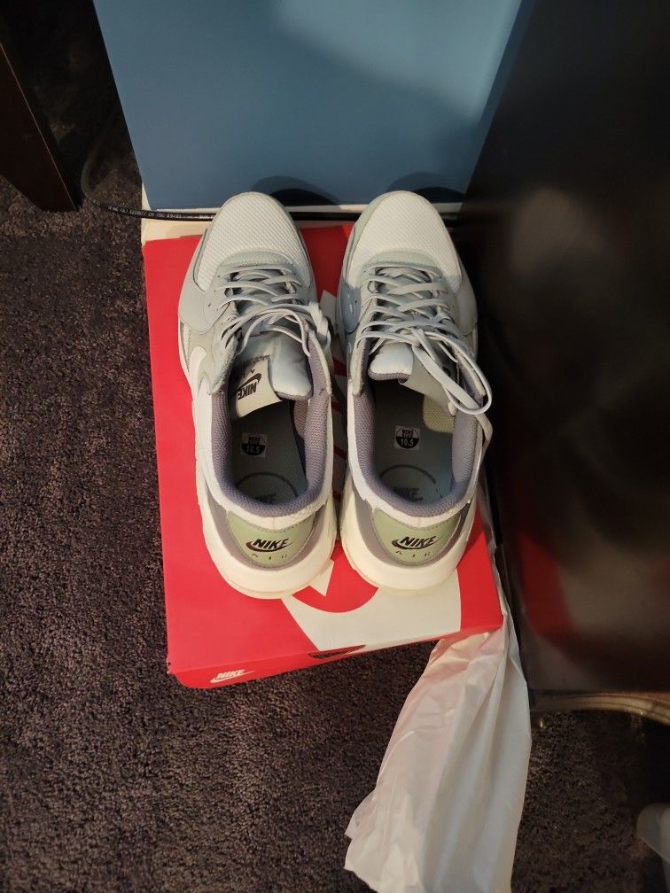 NIKE Shoes For Sale