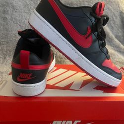 Nike  Court  Borough