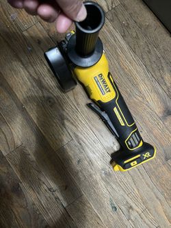 Dewalt Grinder Brushless Xr 20v. $100 Firm Price . Pick Up In The City Of Van Nuys 
