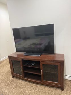 Wood TV Stand (FREE TV)