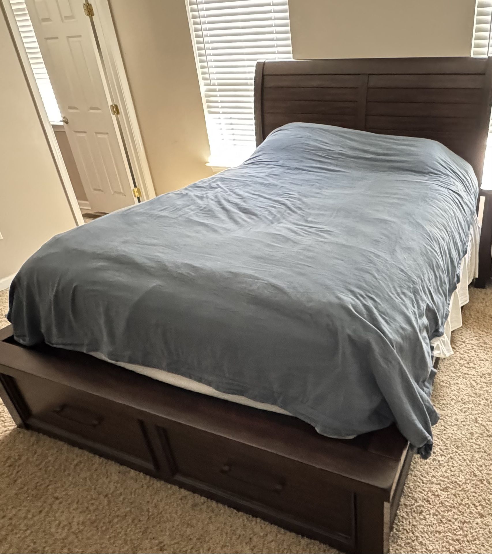 Bed frame/Headboard (Queen)