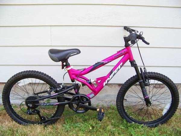 7 Speed Mountain Girls Bike Hyper Swift 20" Wheels