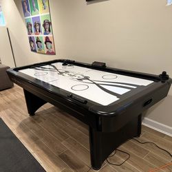 Brunswick V-Force air hockey table