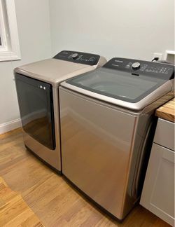 Samsung washer and dryer set in a champagne