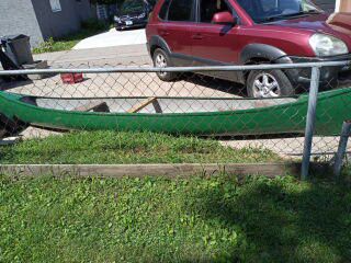 Canoe 17 ft fiberglass