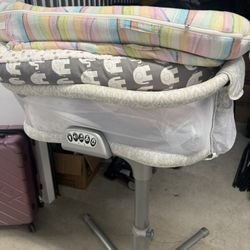 Baby Bassinet And Bedside Bassinet,diapers,baby Clothes**ALL INCLUDED**
