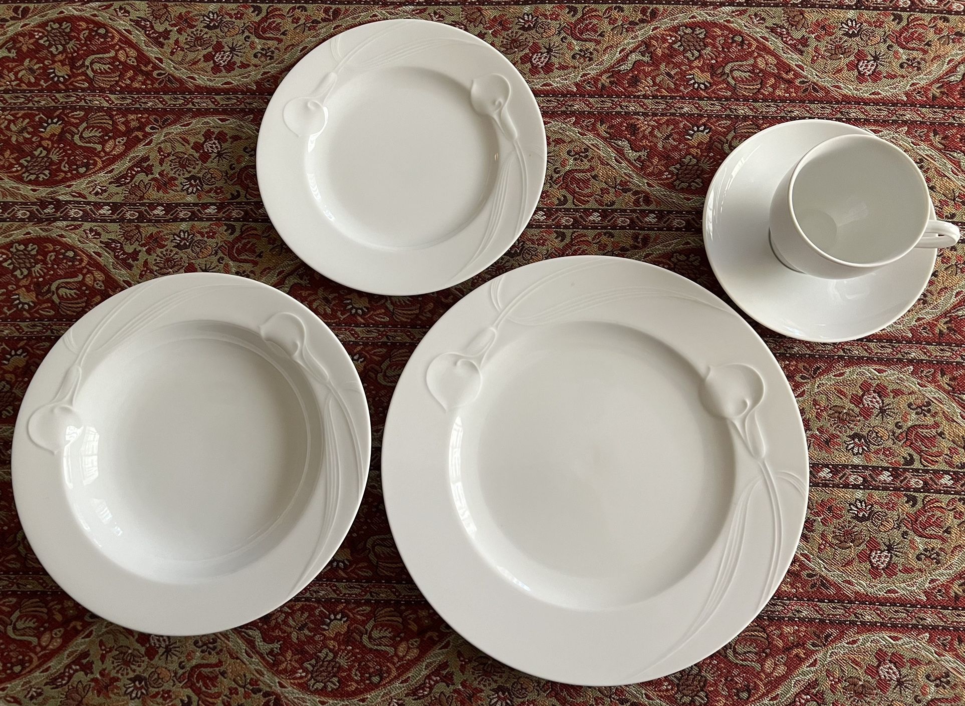 Mikasa Classic Flair White Fine China Dinnerware