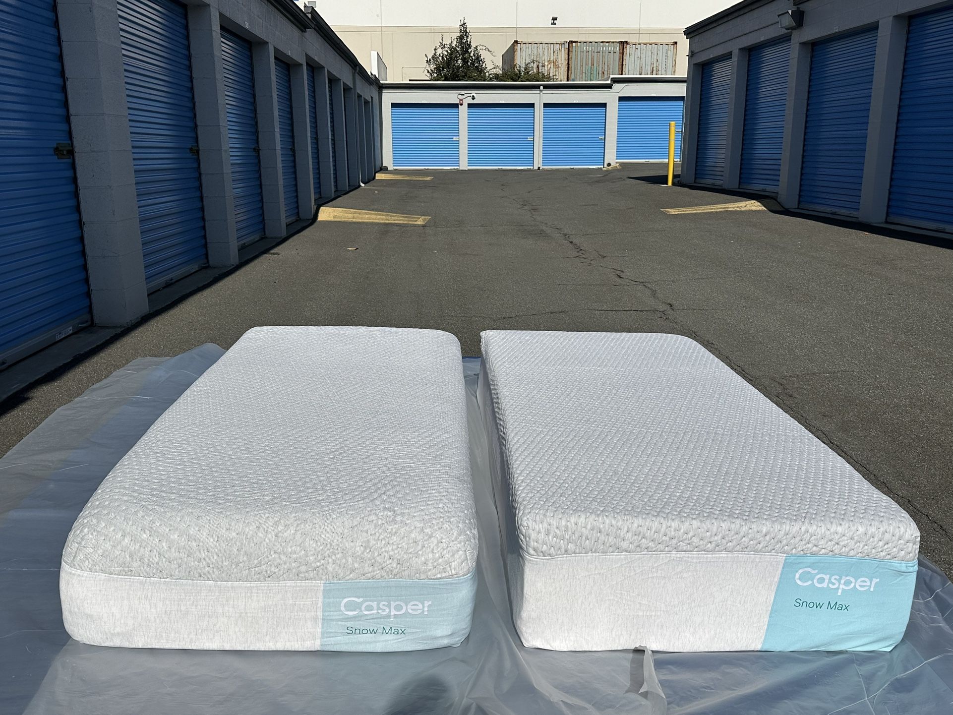 Casper Snow Max Twin XL Split King Mattress USED ONLY 1 WEEK!