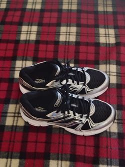 Saucony Women's Tennis shoes Size 10