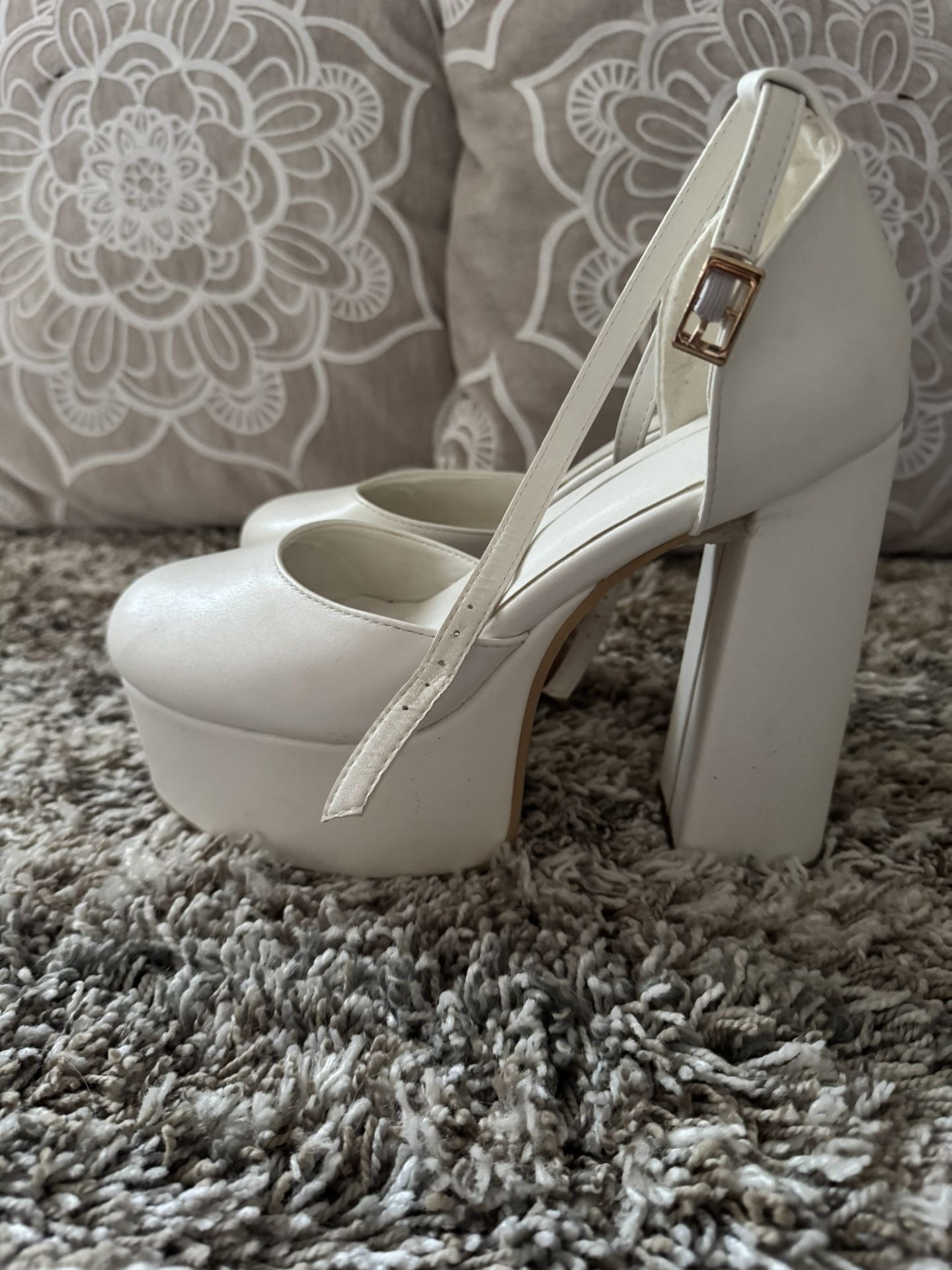 White Shoes Size 8