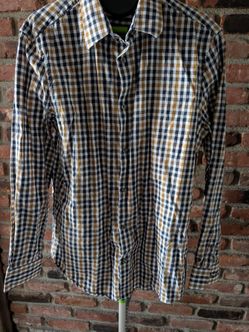 Perry Ellis button down shirt size M