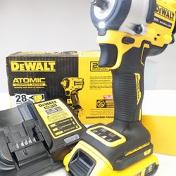 20V Max DeWalt ATOMIC 3/8" Impact Wrench Combo Kit 
