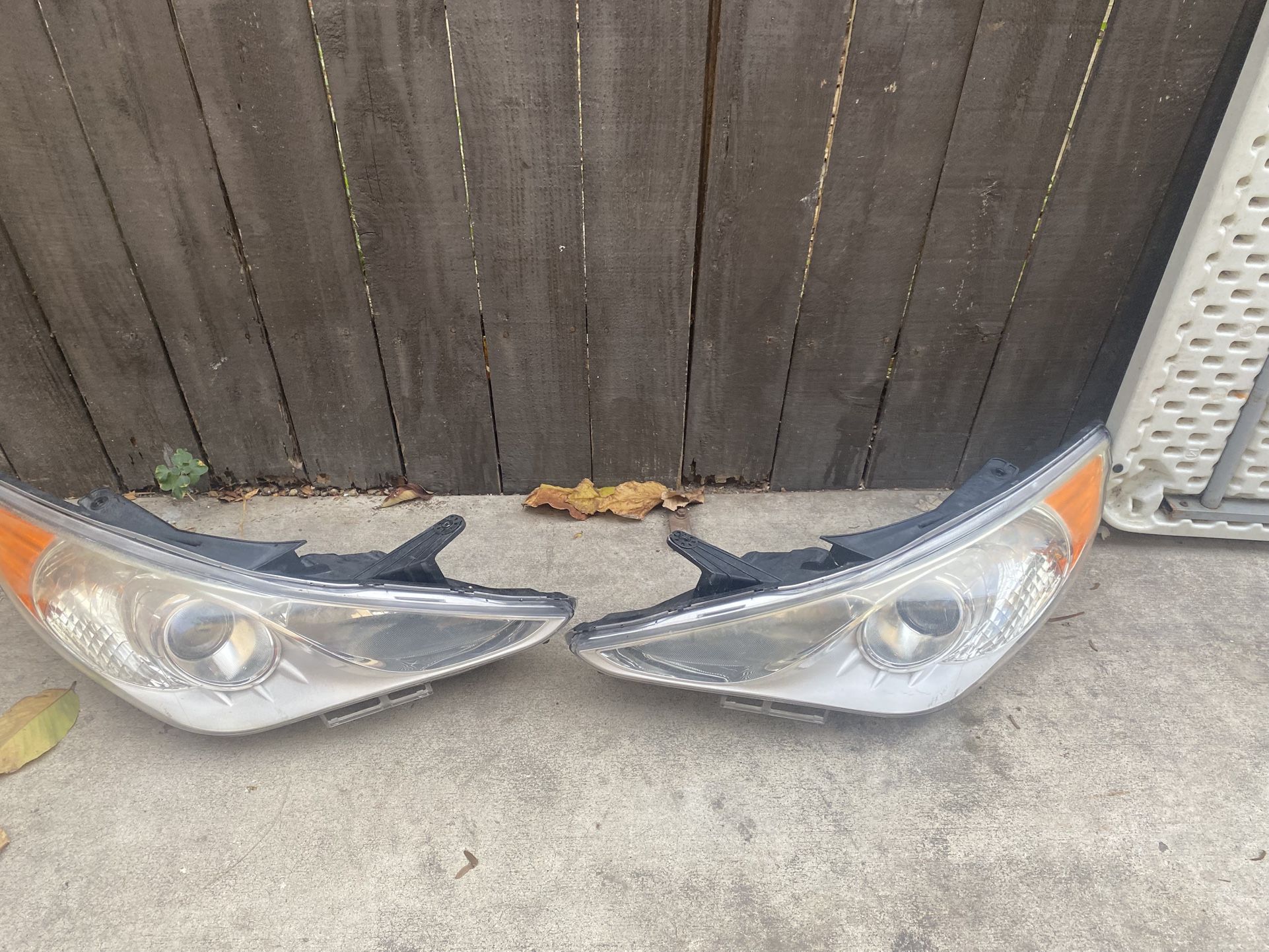 2013 Hyundai Sonata Head Lights