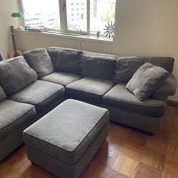 Sectional pull out couch