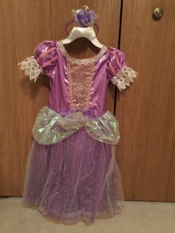 Disney Rapenzul Halloween costume. Size 5/6