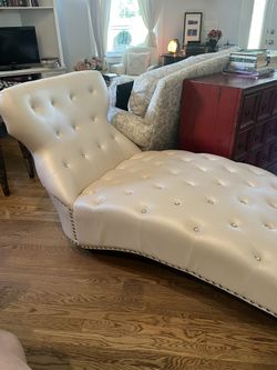 Glam Chaise Lounge With Nailhead Trim And Buttons