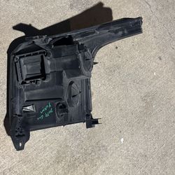 GMC Yukon Right Side Headlight Oem