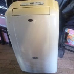 AIR CONDITIONER - PORTABLE FLOOR MODEL 