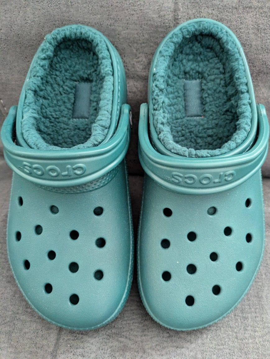 New fleece-lined Crocs (Green) M5, W7