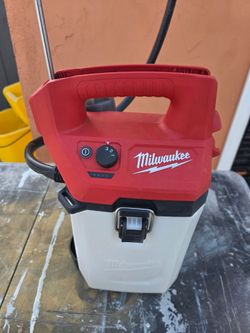 Milwaukee M12 Sprayer