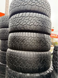 Vendo 265/70/R17 las 4 llantas por $200