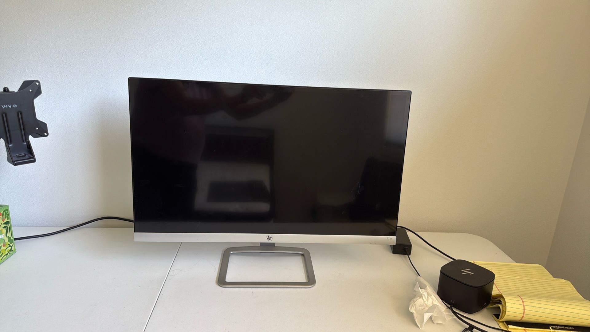 27” HP monitor