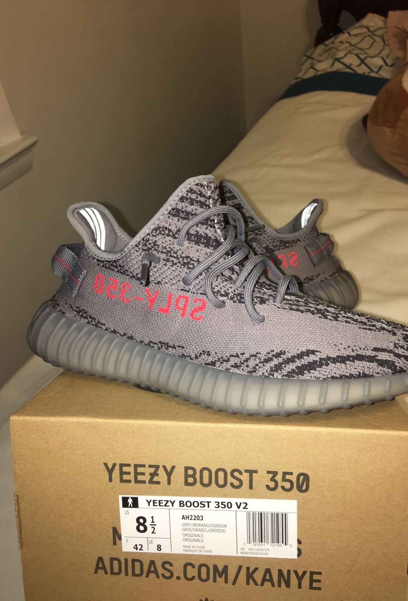 YEEZY BELUGA 2.0