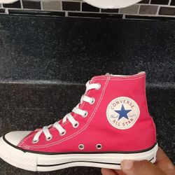 Converse womens 7 Like new 