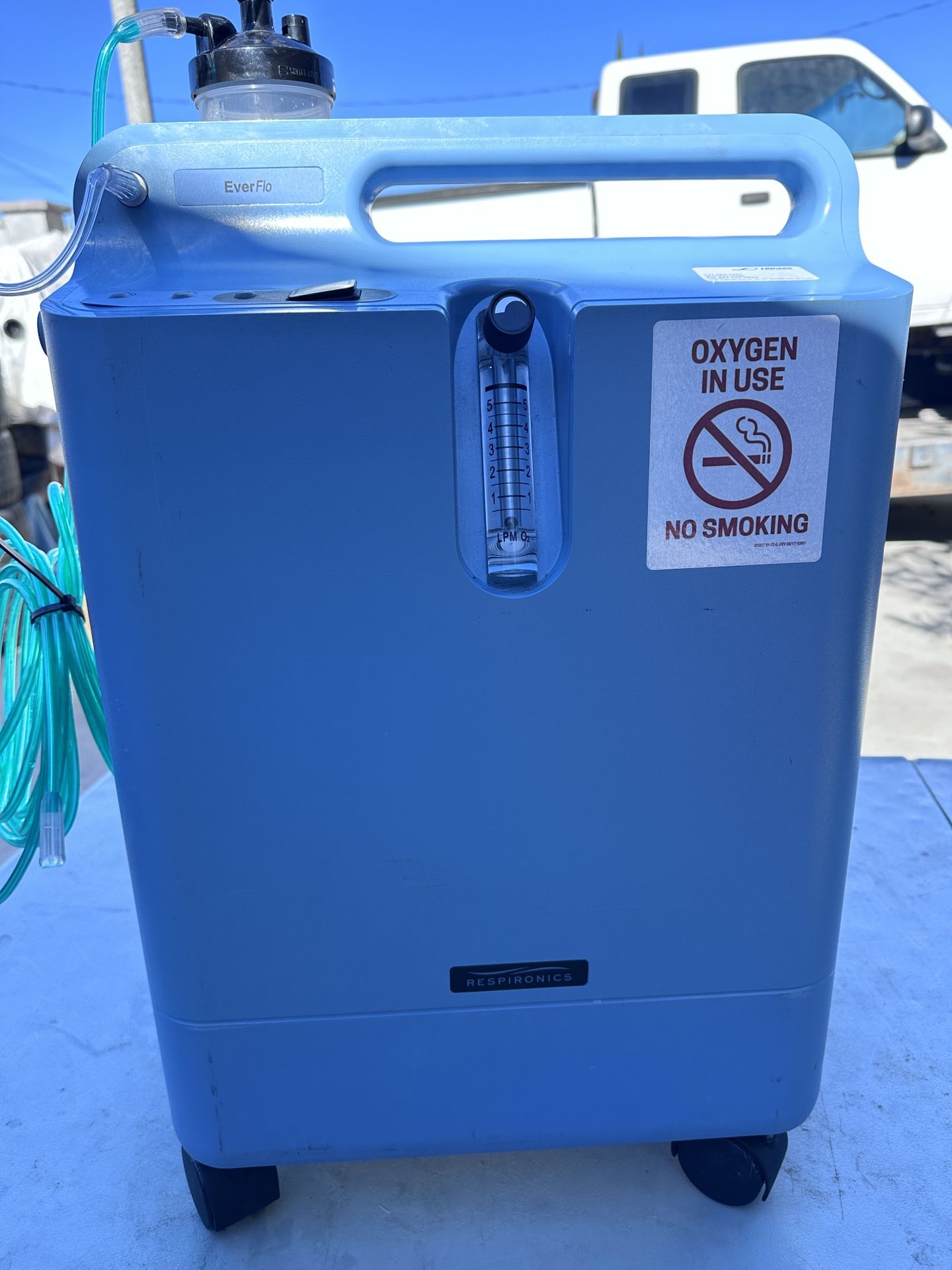 Everflo Oxygen Breathing Machine