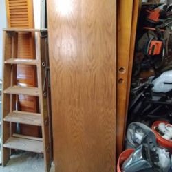 2 Sets Bifold Doors