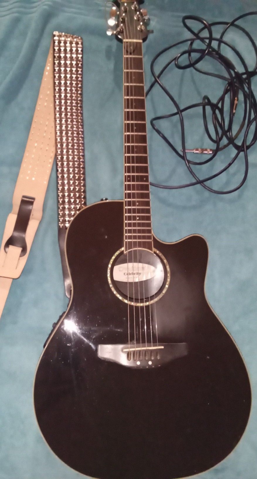 Ovation Acoustics Celebrity