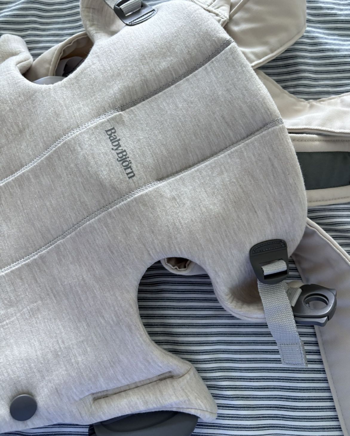 BabyBjorn Baby carrier Like New