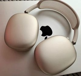 Brand new UNOPENED Apple AirPods Max 2